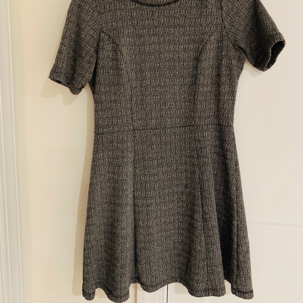 Dalia Size 4 Black & Gray Trendy Dress